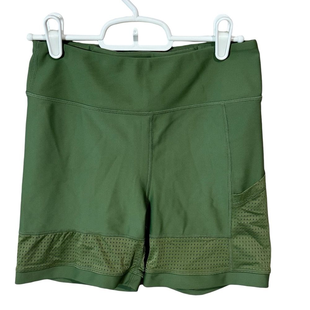 Amari 4” Mesh Detail Bike Short Size Small Olive Green, Side Pocket